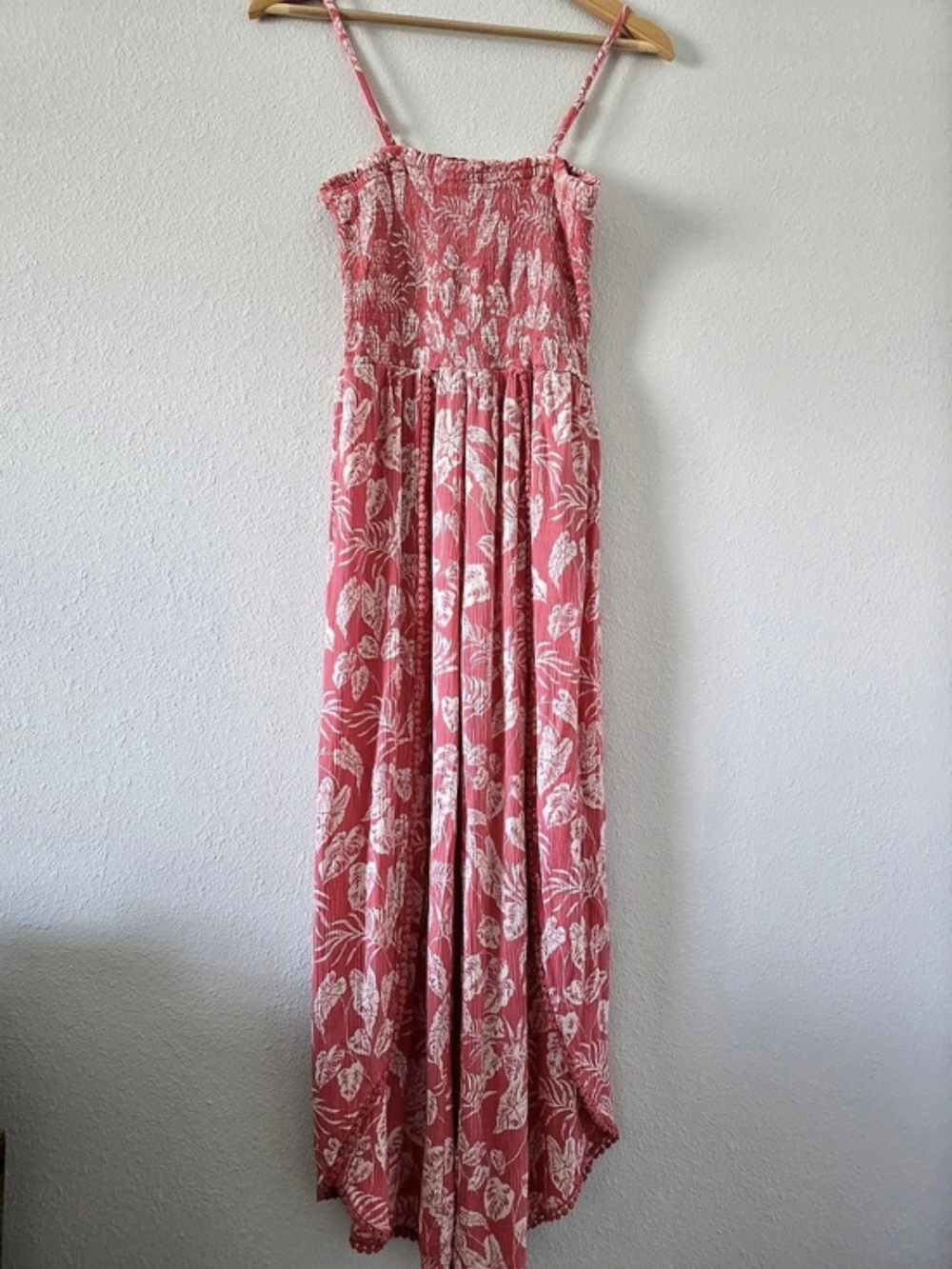 Angie Floral Jumpsuit in Pink & White Size Medium Like New